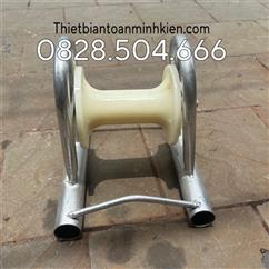 Con lăn kéo cáp mặt đất