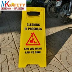 Biển báo khu vực đang làm vệ sinh