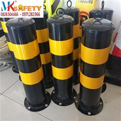 Trụ thép cảnh báo giao thông vàng đen