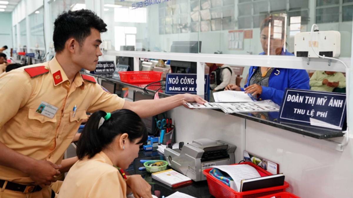 Biển số xe máy định danh